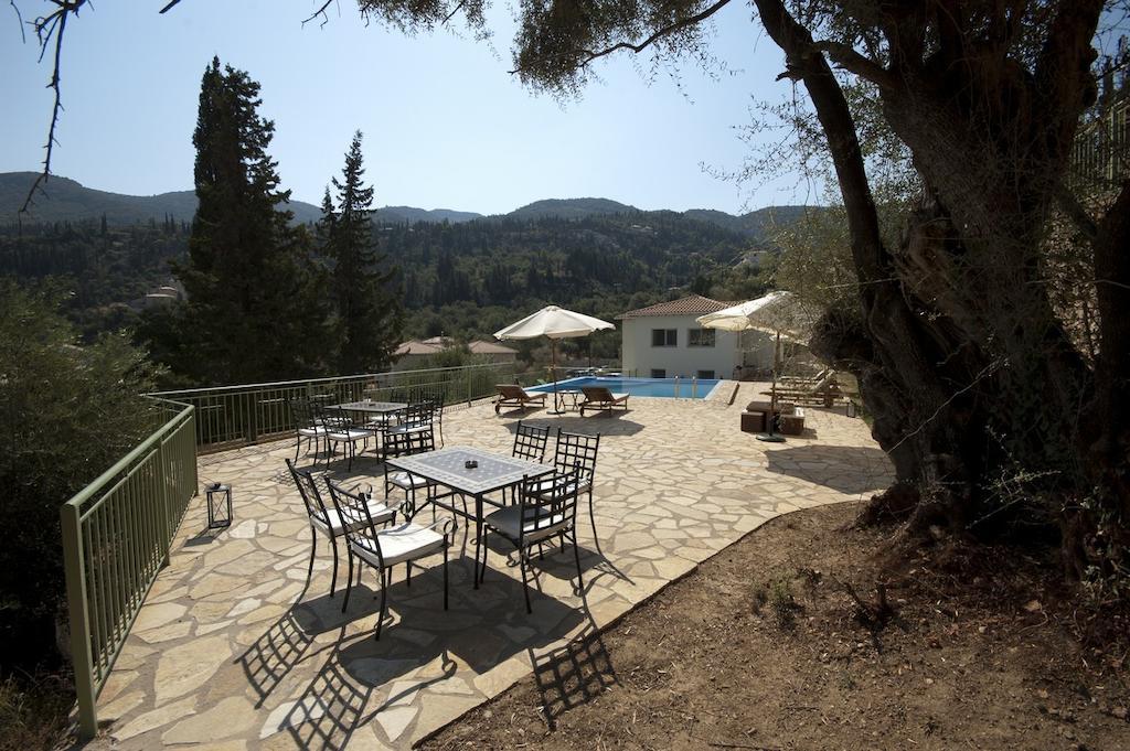 Lefkas Petra